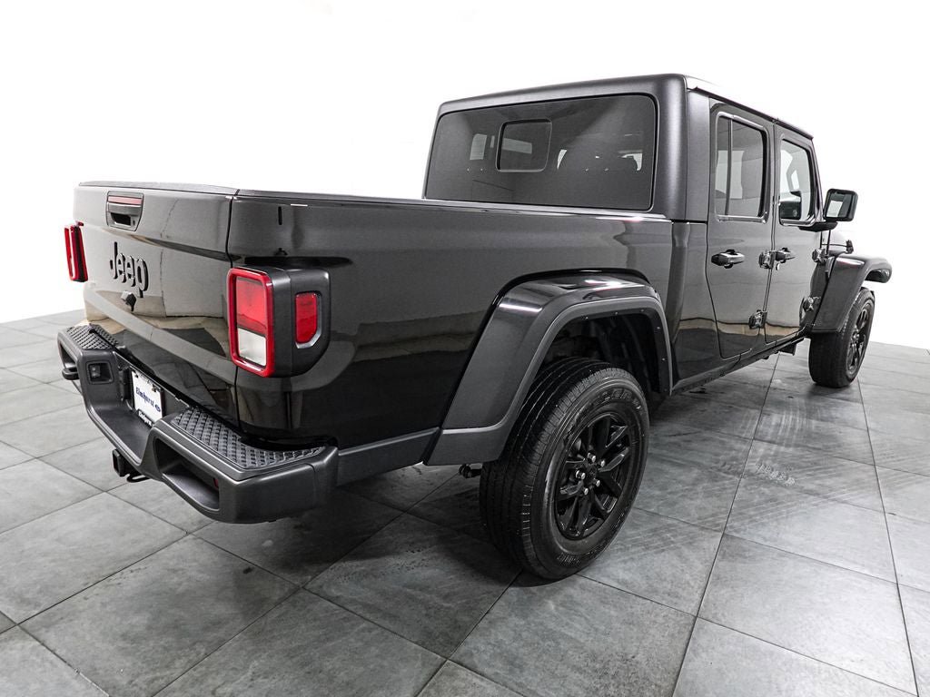 Used 2022 Jeep Gladiator Sport AWD/4WD image 7