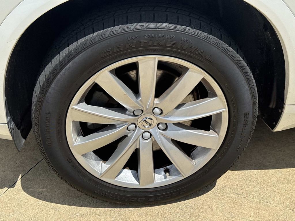 Used 2017 Volvo XC90 T6 Momentum w/ Vision Package AWD/4WD image 6