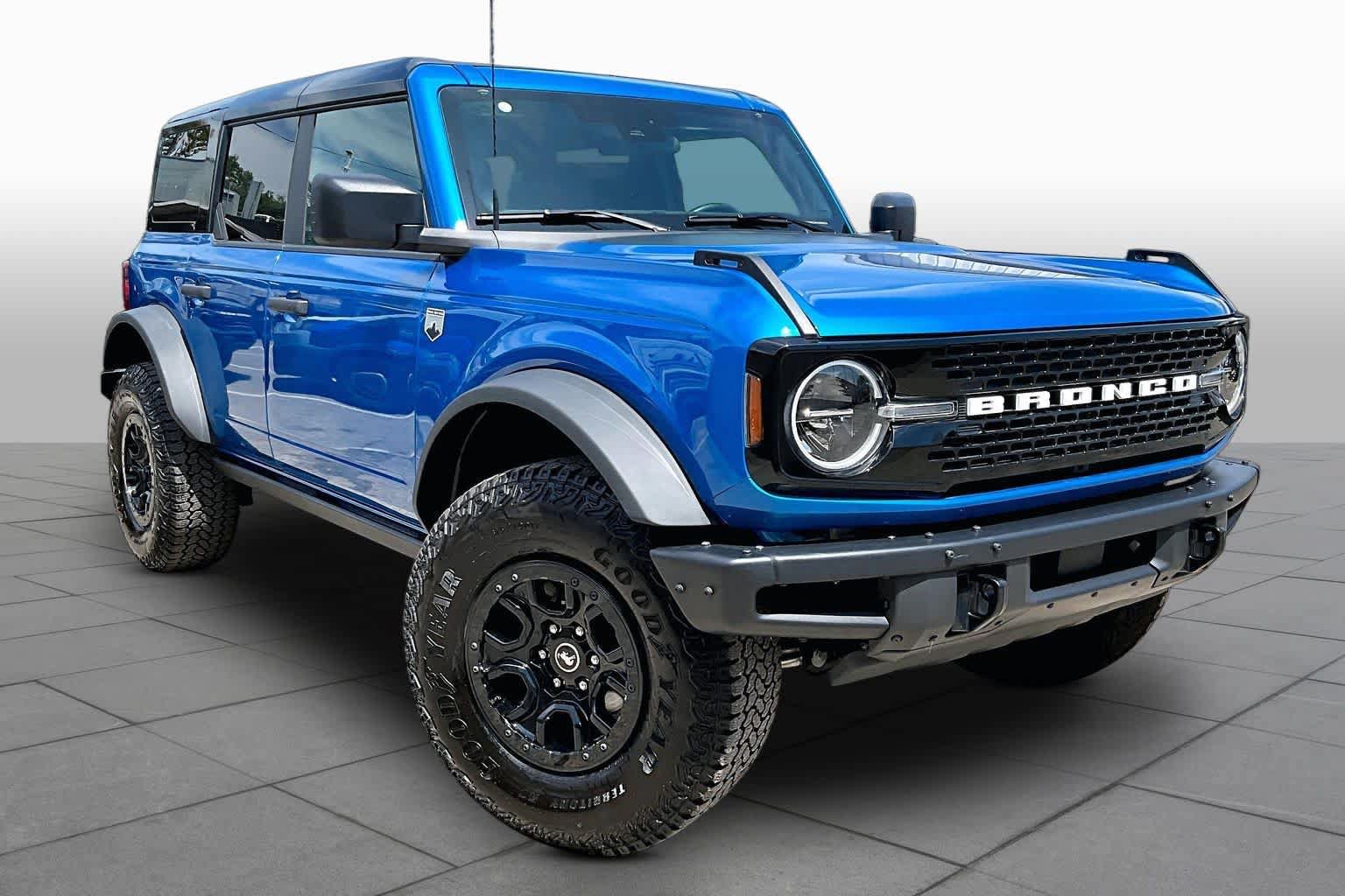 Certified 2025 Ford Bronco Big Bend w/ Black Diamond Package AWD/4WD image 3