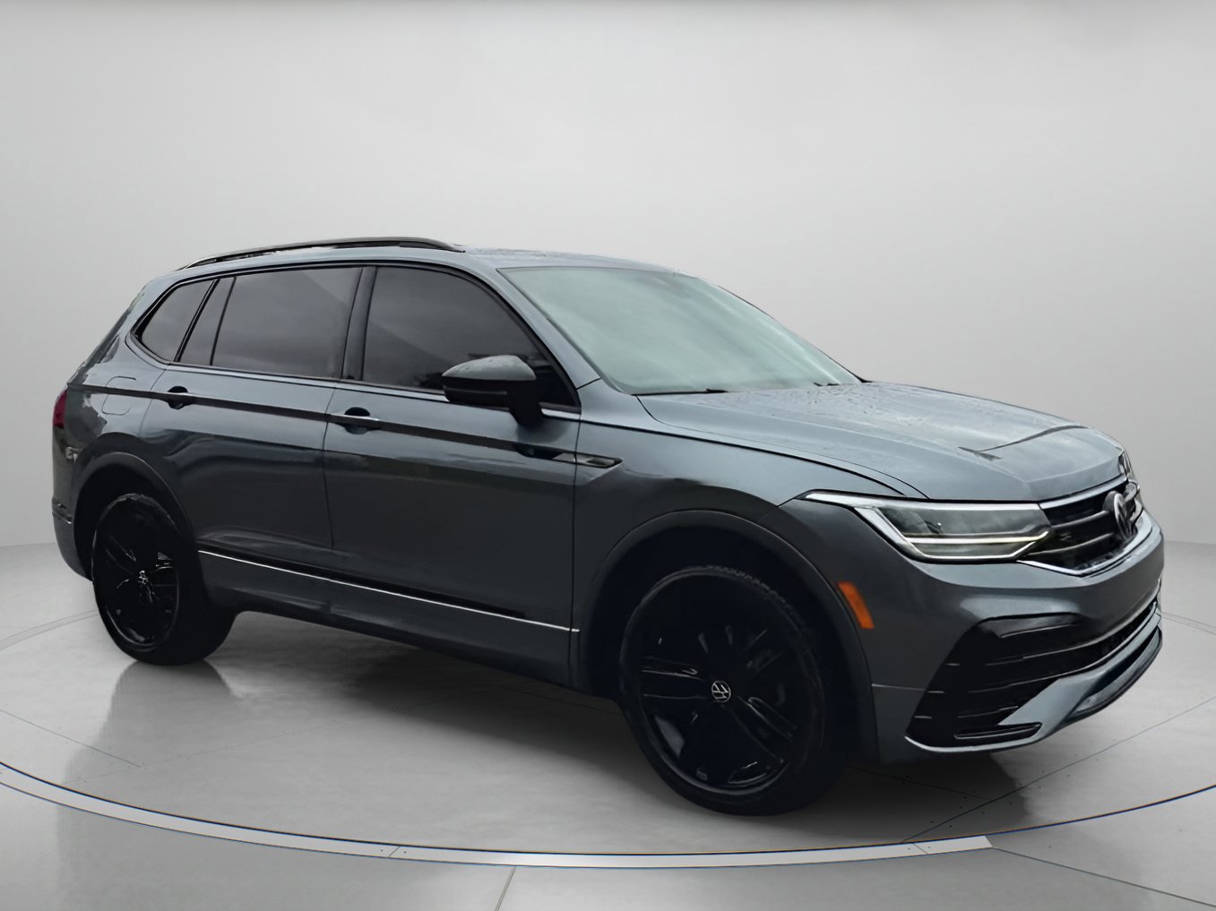 Used 2022 Volkswagen Tiguan SE R-Line image 30