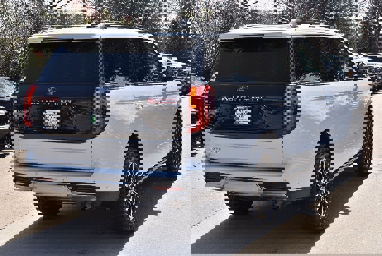 Certified 2025 Ford Expedition Platinum image 9