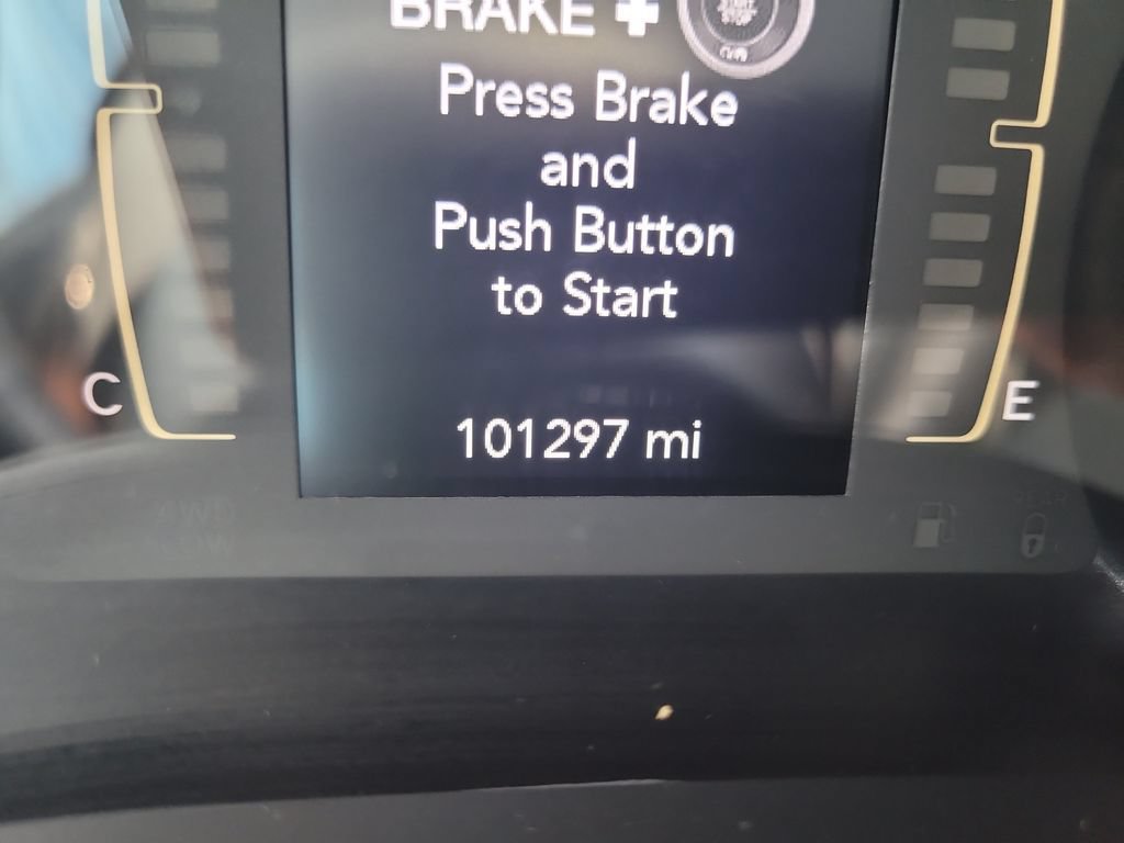 Used 2020 Jeep Cherokee Latitude Plus FWD image 30
