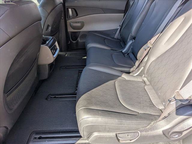 Used 2025 Kia Carnival SX image 18