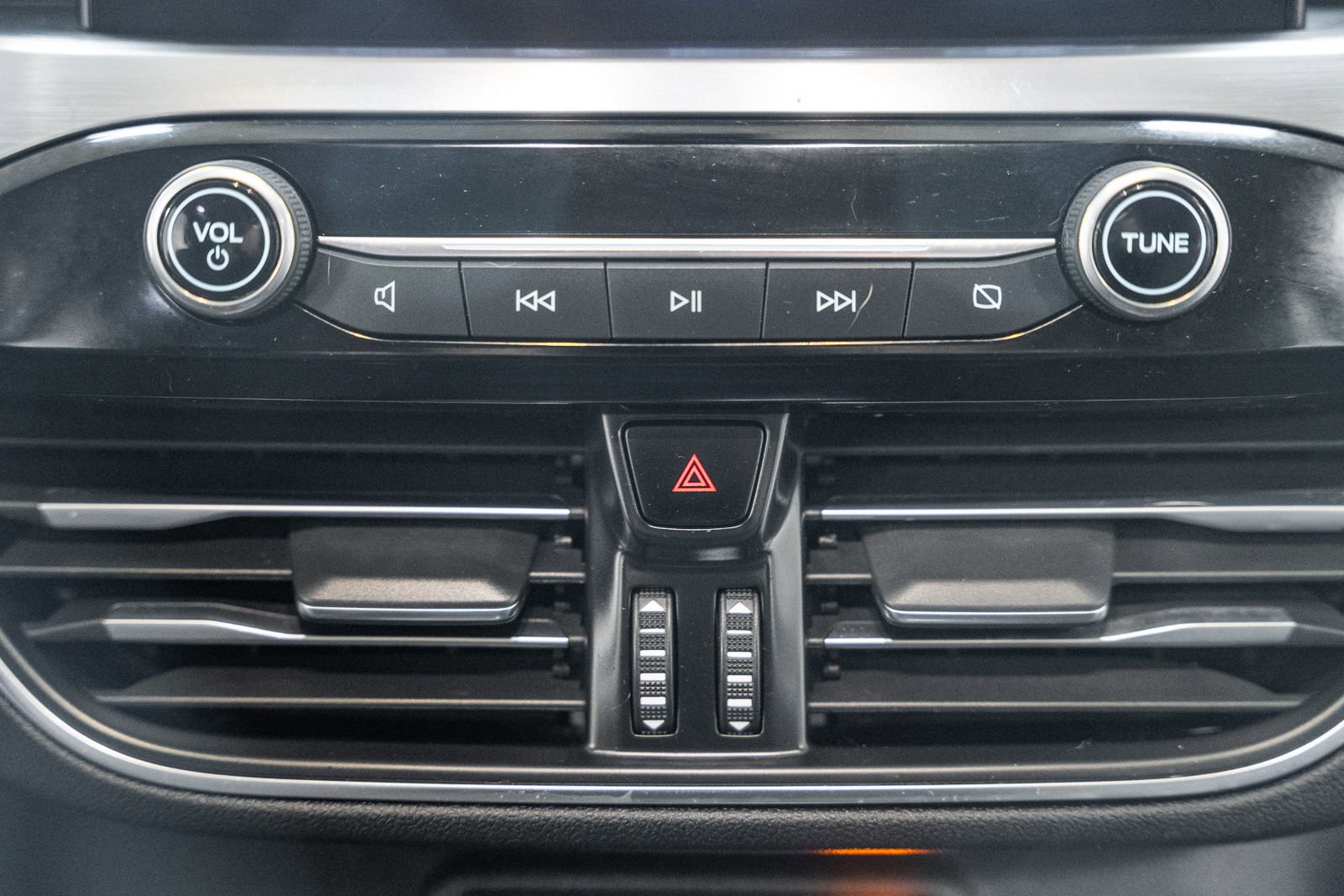 Certified 2022 Ford Escape Titanium image 28