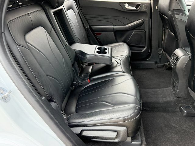 Certified 2025 Ford Escape Platinum w/ Premium Technology Package AWD/4WD image 39