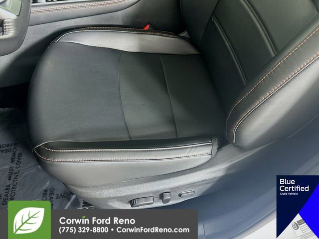 Used 2025 Nissan Sentra SR w/ SR Premium Package image 23