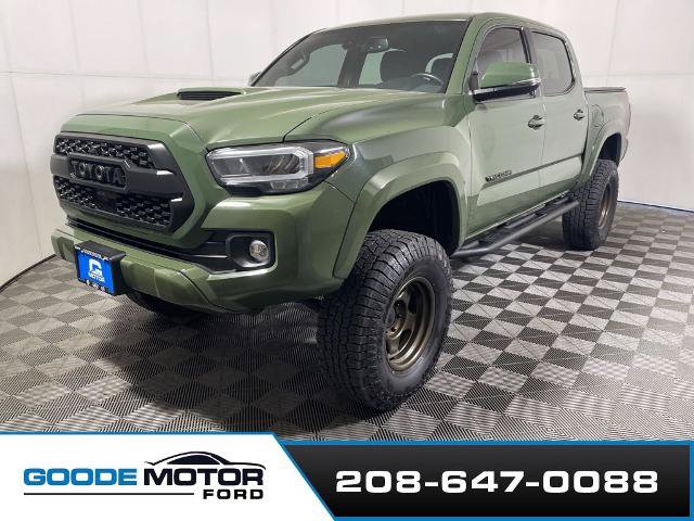 Used 2022 Toyota Tacoma TRD Sport w/ TRD Premium Sport Package AWD/4WD image 4