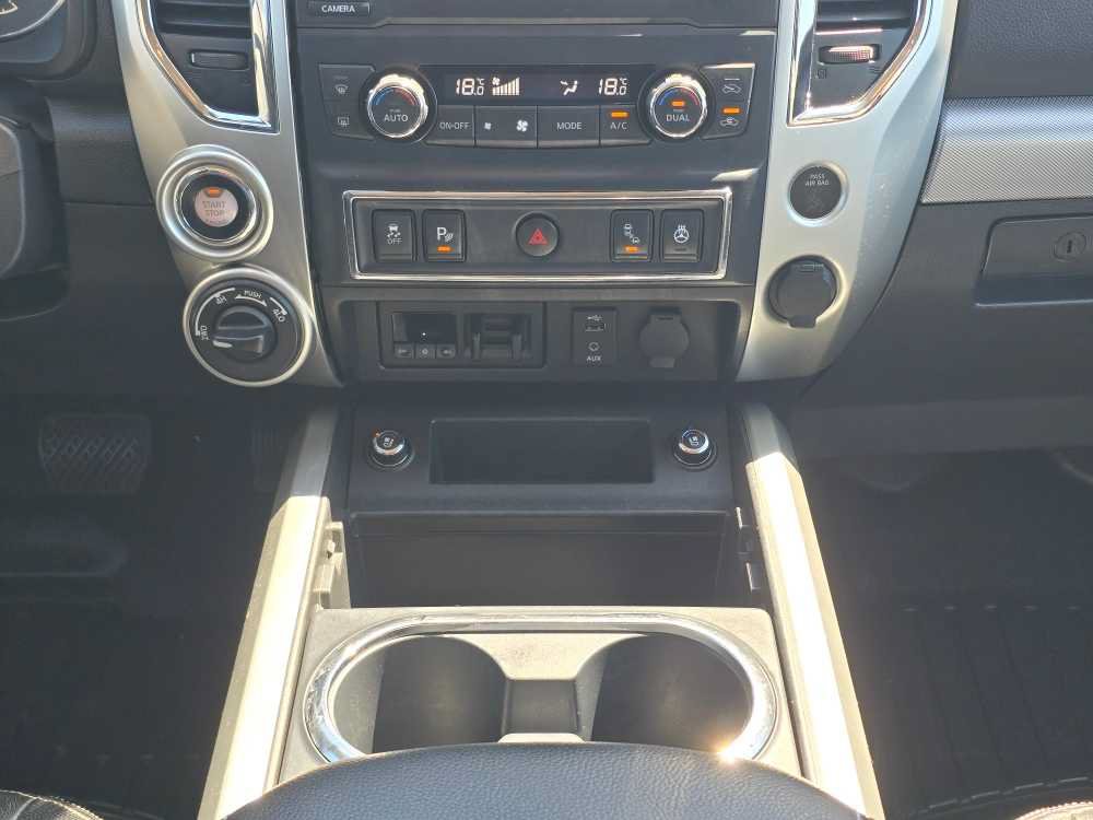 Used 2017 Nissan Titan PRO-4X AWD/4WD image 13