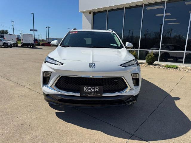 Used 2024 Buick Encore GX Sport Touring AWD/4WD image 2