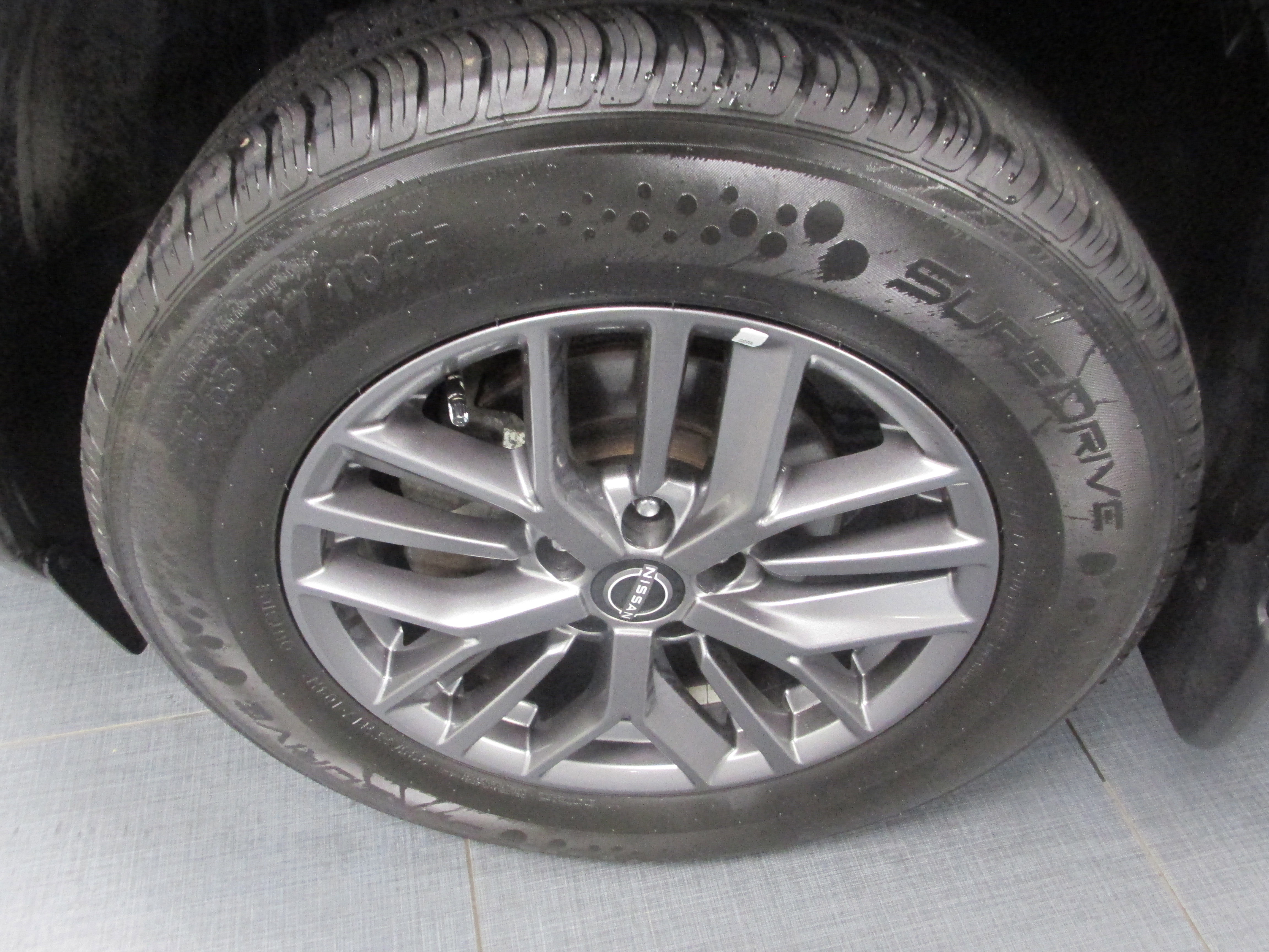 Used 2023 Nissan Rogue S AWD/4WD image 14