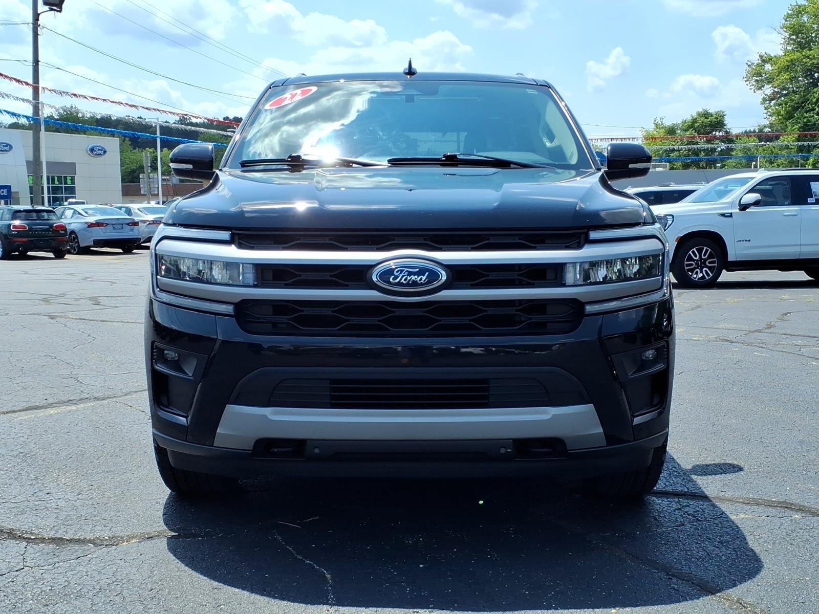 Certified 2022 Ford Expedition XLT AWD/4WD image 2