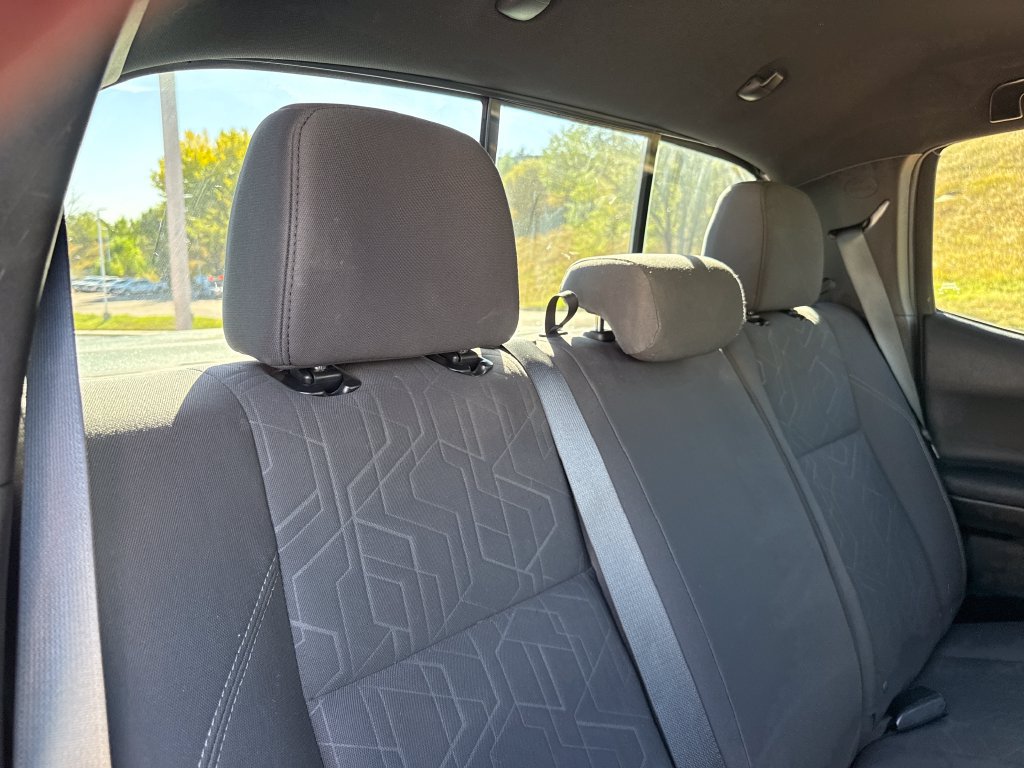 Used 2019 Toyota Tacoma TRD Off-Road AWD/4WD image 25