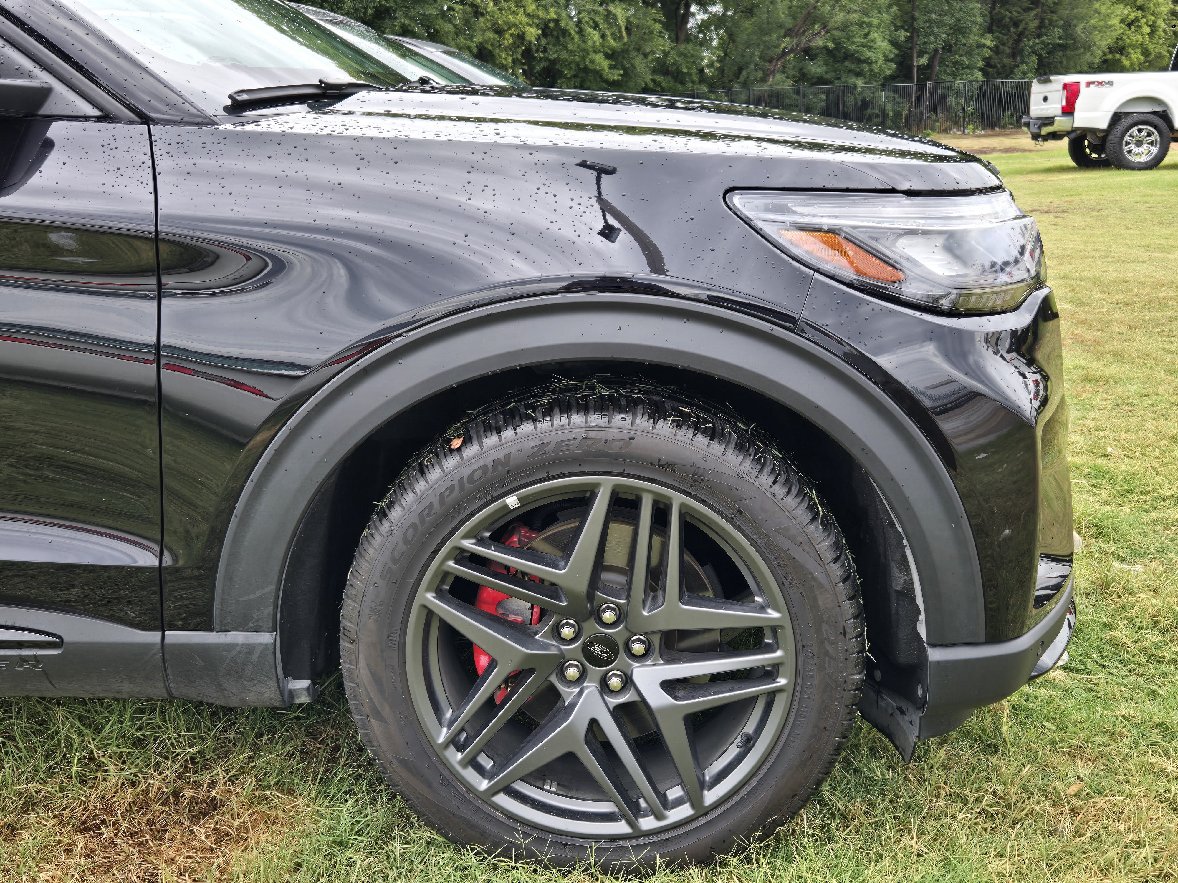 Certified 2025 Ford Explorer ST AWD/4WD image 8