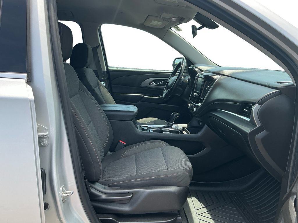 Used 2018 Chevrolet Traverse LT FWD image 22