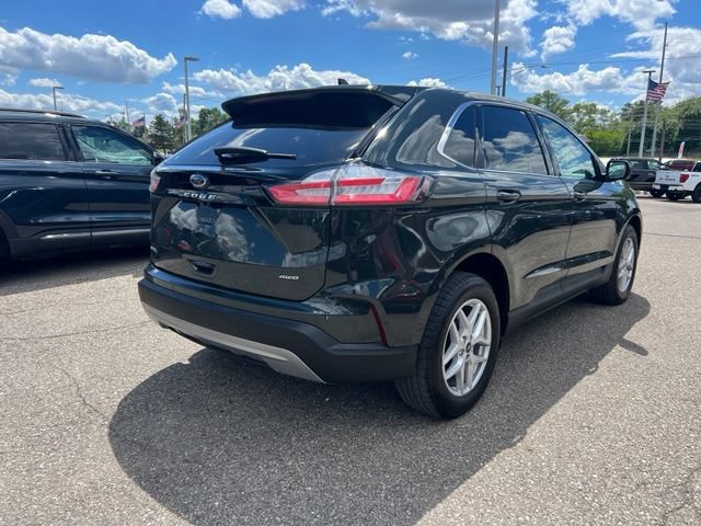 Certified 2024 Ford Edge SEL w/ Convenience Package AWD/4WD image 4