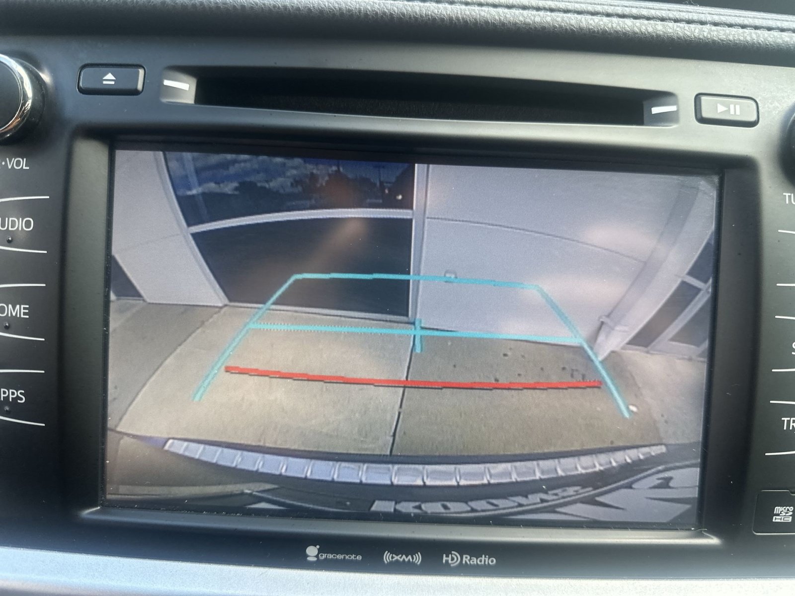 Used 2018 Toyota Highlander XLE AWD/4WD image 27