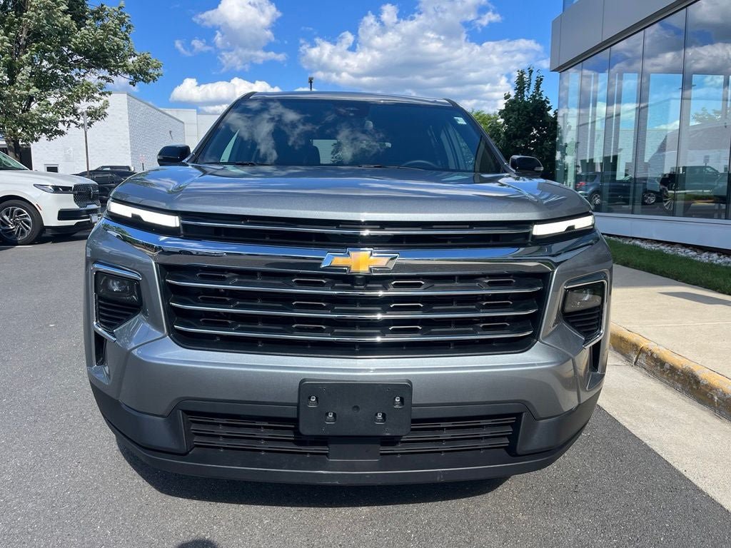 Used 2026 Chevrolet Traverse LT AWD/4WD image 2