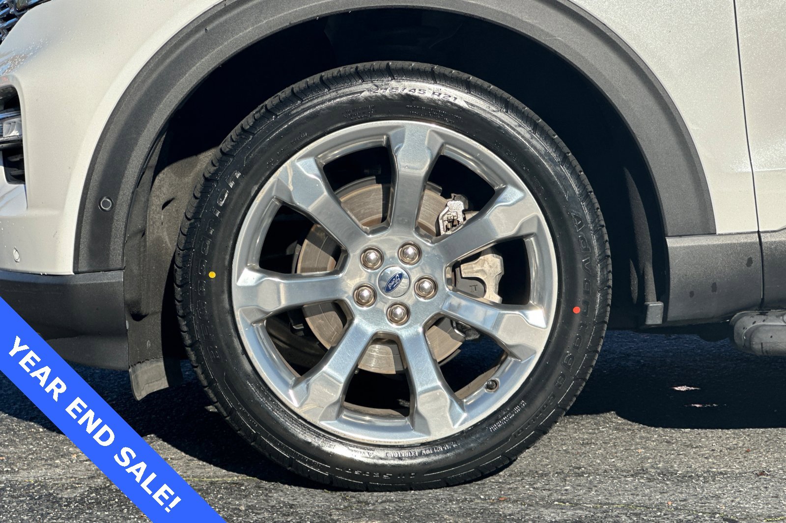 Certified 2020 Ford Explorer Platinum w/ Premium Technology Package image 28