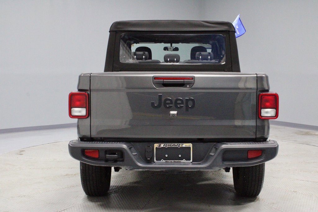 Used 2024 Jeep Gladiator Sport image 4