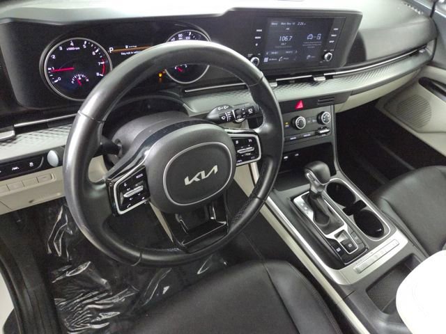 Used 2022 Kia Carnival LX image 16