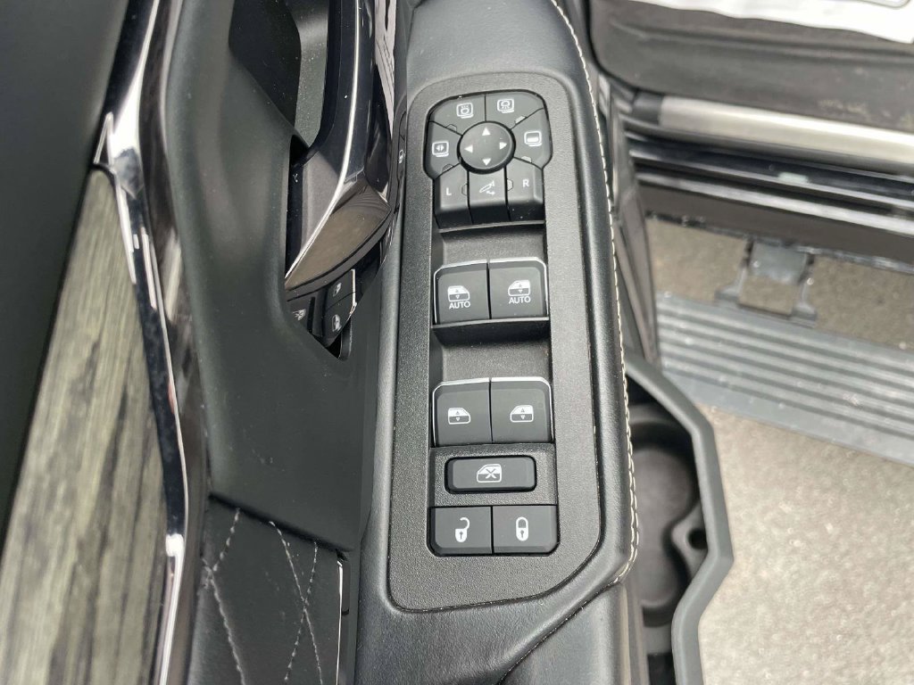 Used 2025 RAM 2500 Limited AWD/4WD image 16