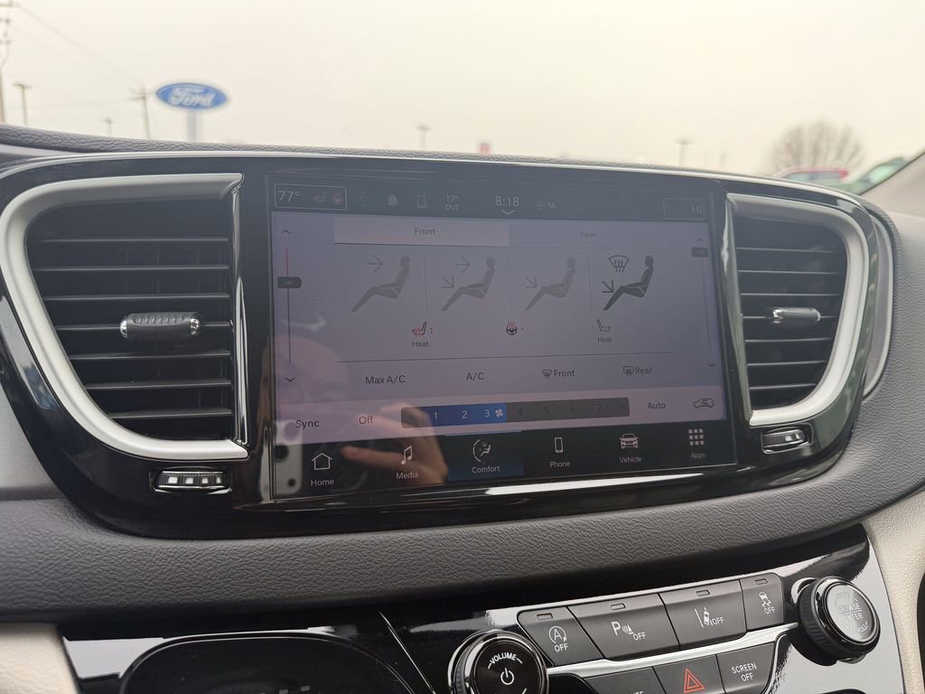 Used 2024 Chrysler Pacifica Touring-L image 31