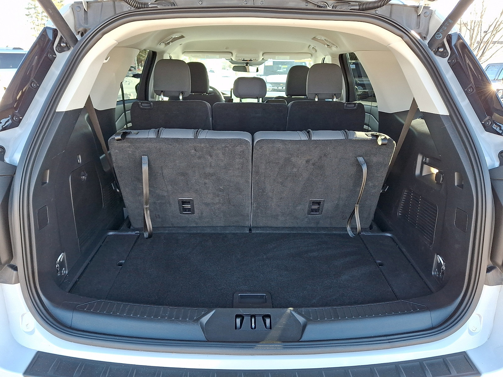 Certified 2025 Ford Explorer Active image 31