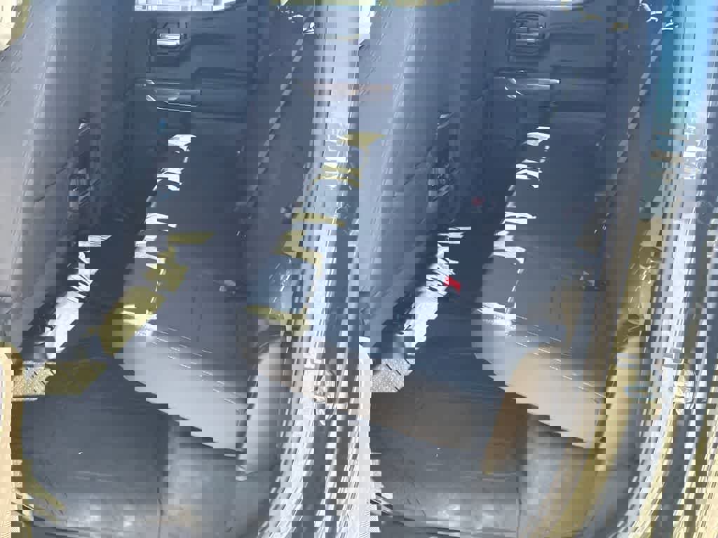 Used 2020 Chevrolet Silverado 1500 RST image 16