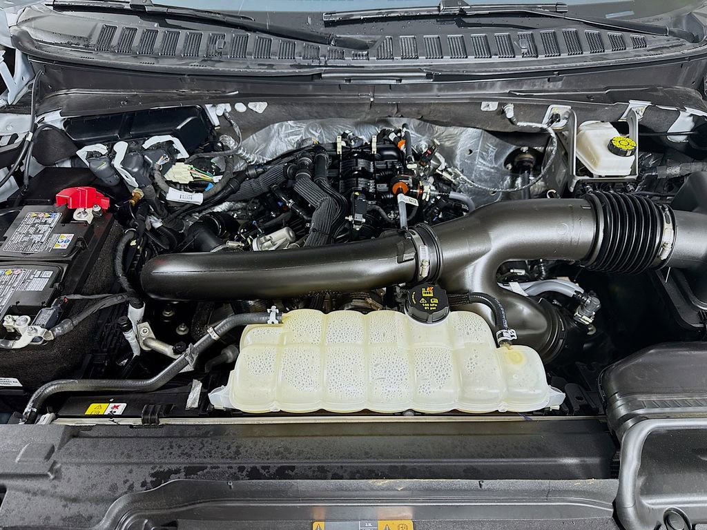 Certified 2025 Ford Expedition Active AWD/4WD image 31
