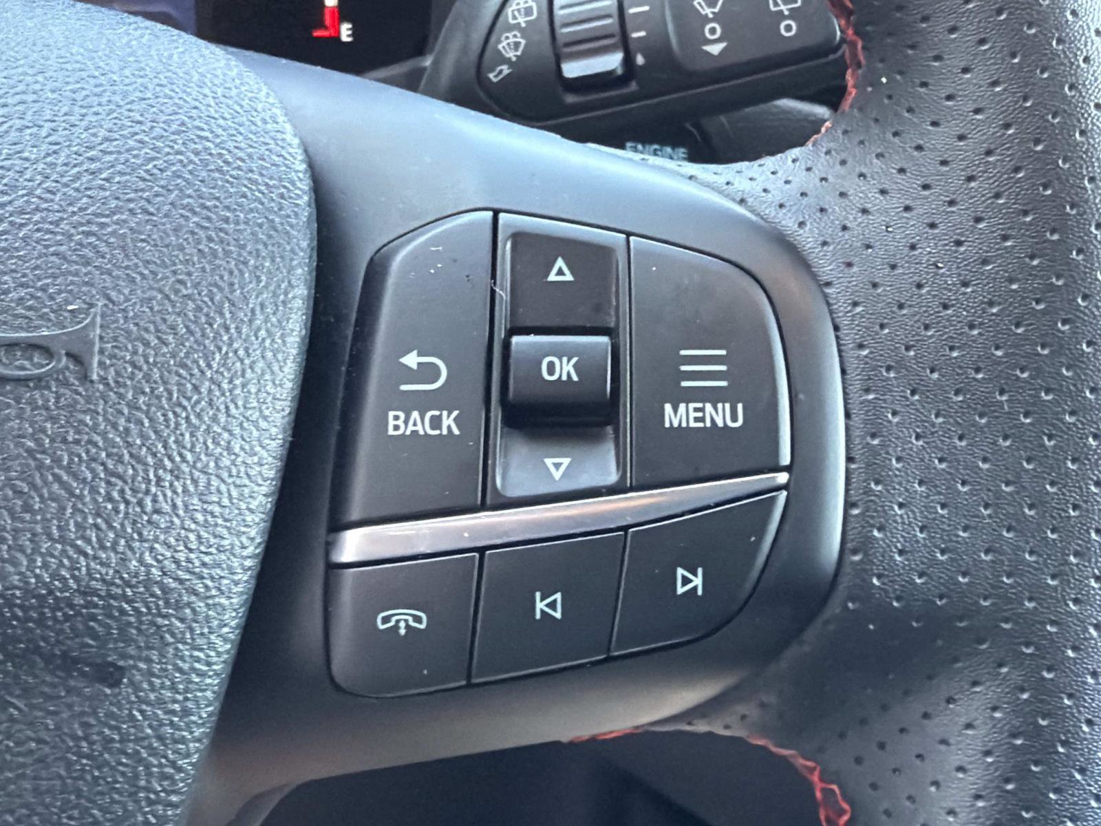 Certified 2025 Ford Escape ST-Line FWD image 18