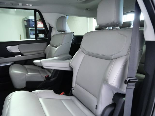 Certified 2025 Ford Expedition Active AWD/4WD image 14