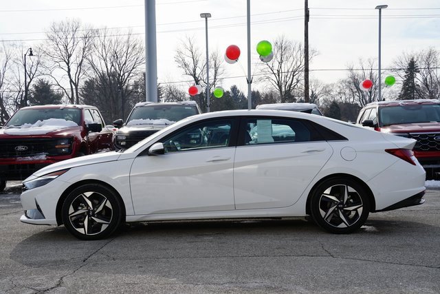 Used 2023 Hyundai Elantra Limited image 4