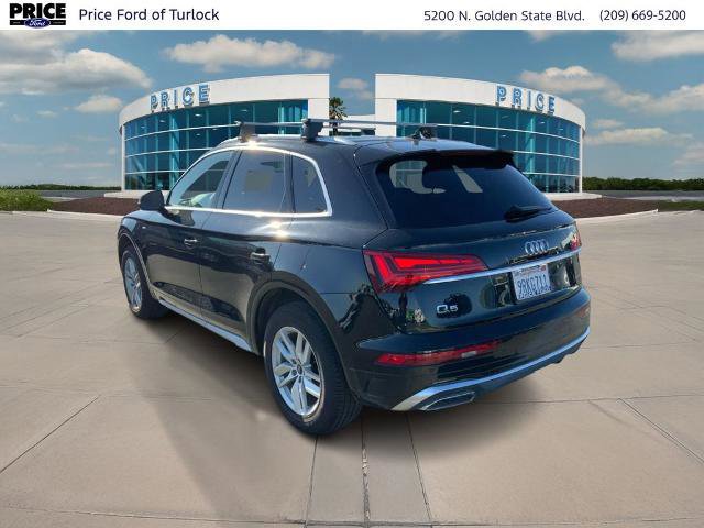 Used 2024 Audi Q5 2.0T Premium w/ Convenience Package image 3