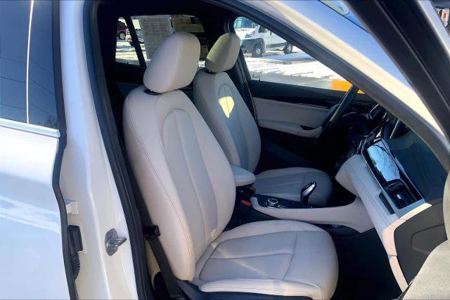 Used 2021 BMW X1 xDrive28i w/ Premium Package image 16