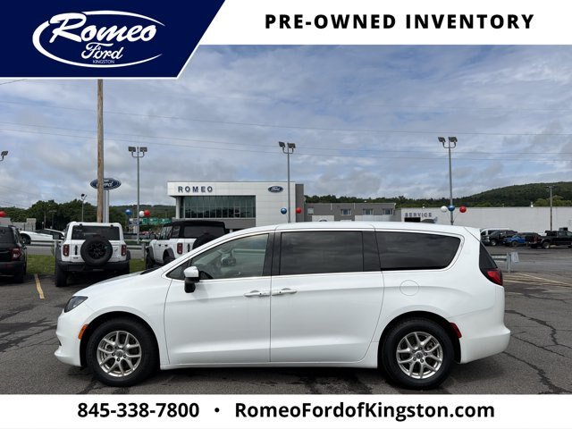 Used 2023 Chrysler Voyager LX FWD image 8
