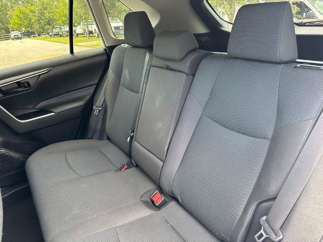 Used 2022 Toyota RAV4 LE FWD image 11