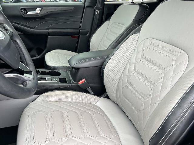 Certified 2024 Ford Escape SE w/ PHEV Premium Package FWD image 30