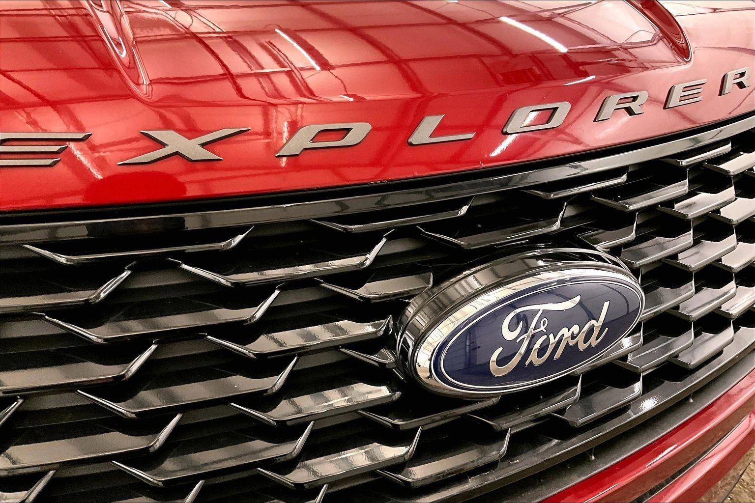 Certified 2018 Ford Explorer Sport w/ Equipment Group 401A image 30