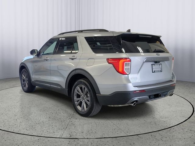 Certified 2023 Ford Explorer XLT w/ Equipment Group 202A AWD/4WD image 3