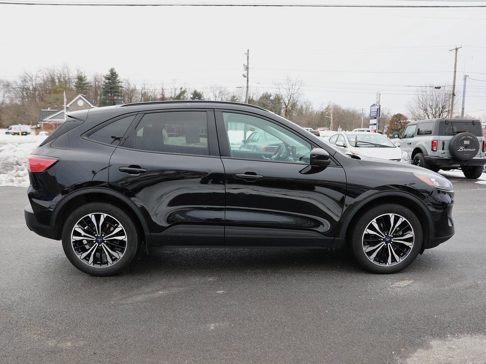 Certified 2022 Ford Escape SEL w/ SEL Stealth AWD Package image 2