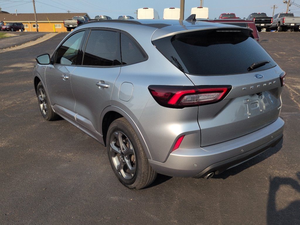 Certified 2024 Ford Escape ST-Line w/ Tech Pack #1 AWD/4WD image 4