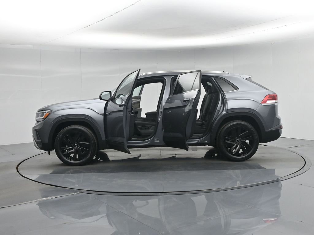 Used 2023 Volkswagen Atlas Cross Sport SE w/ Panoramic Sunroof Package image 34