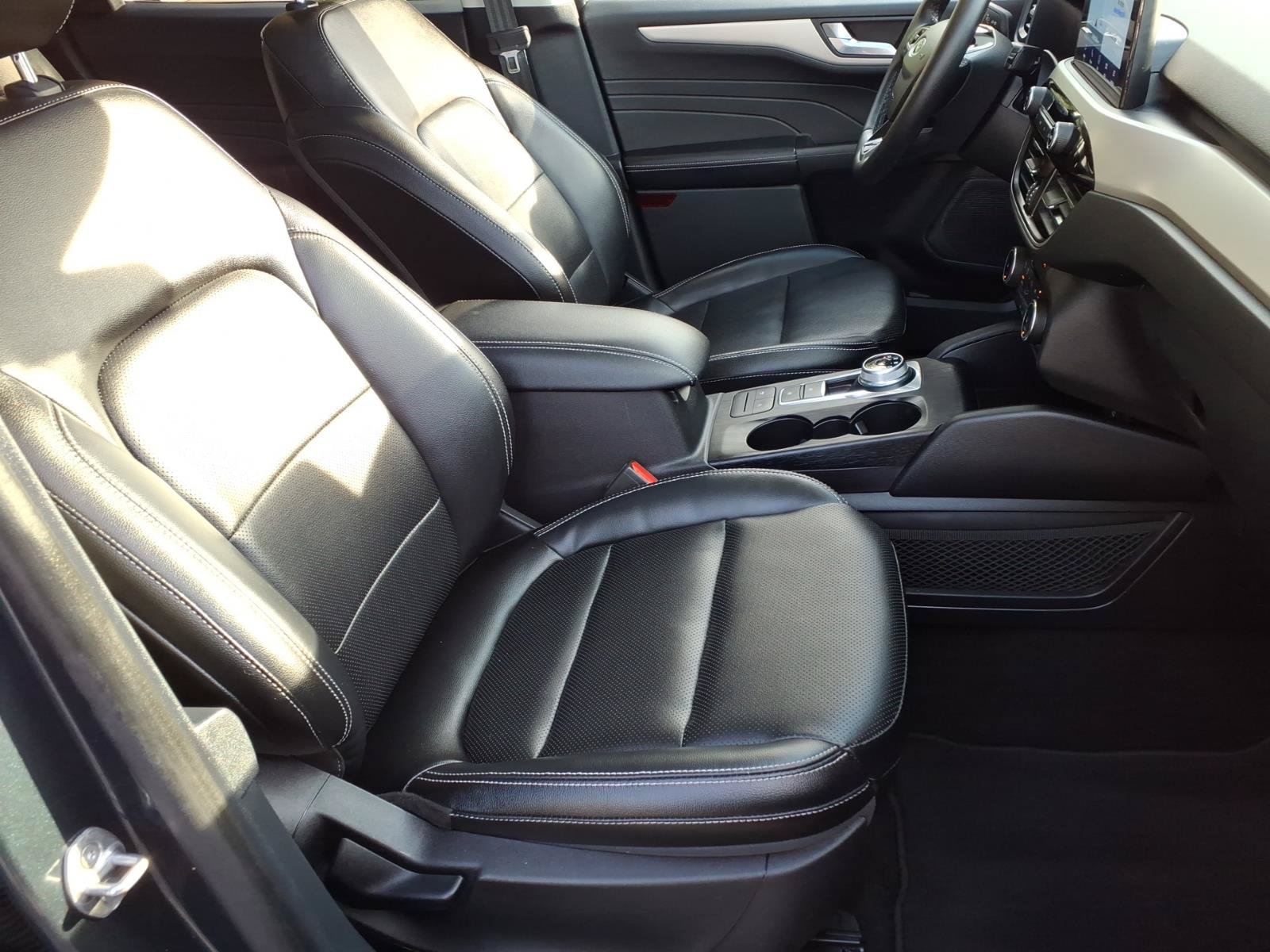 Certified 2022 Ford Escape SEL AWD/4WD image 12