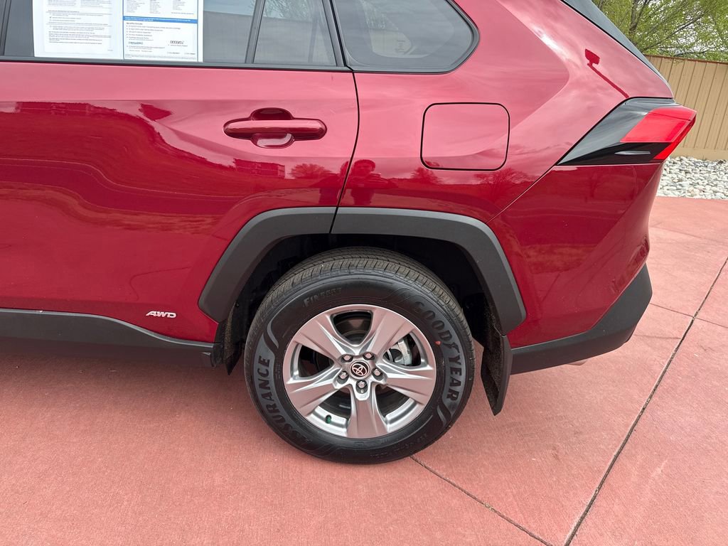 Used 2024 Toyota RAV4 LE image 33