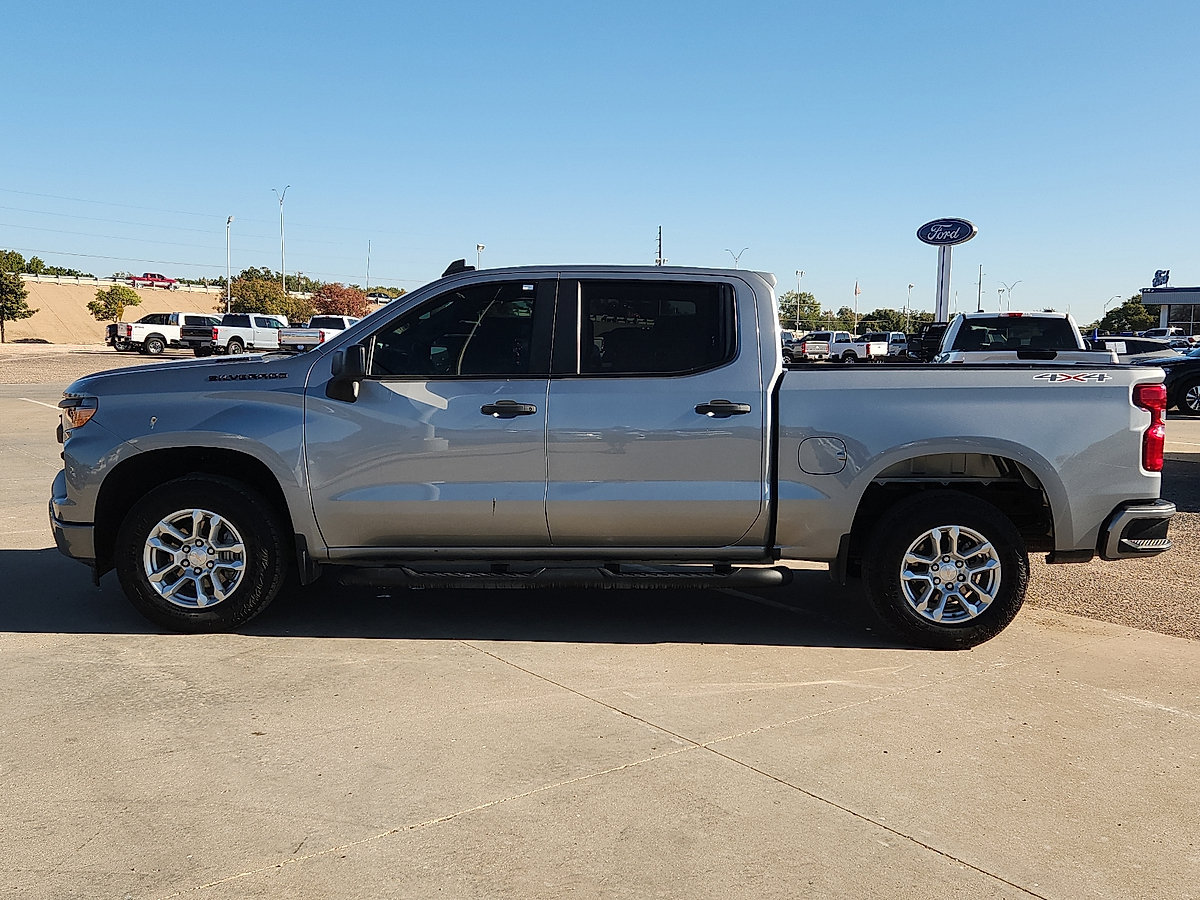 Used 2025 Chevrolet Silverado 1500 Custom w/ Turbomax Blackout Package AWD/4WD image 2