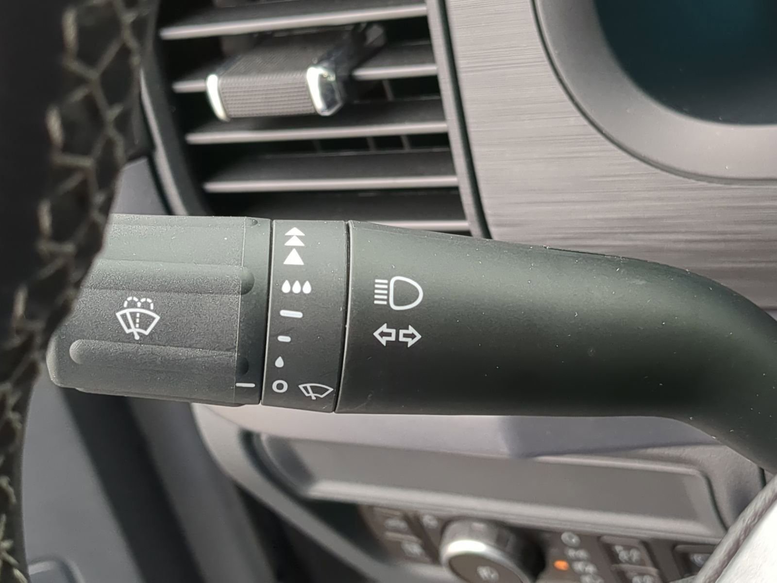 Certified 2025 Ford F150 XLT w/ Equipment Group 302A MID image 32