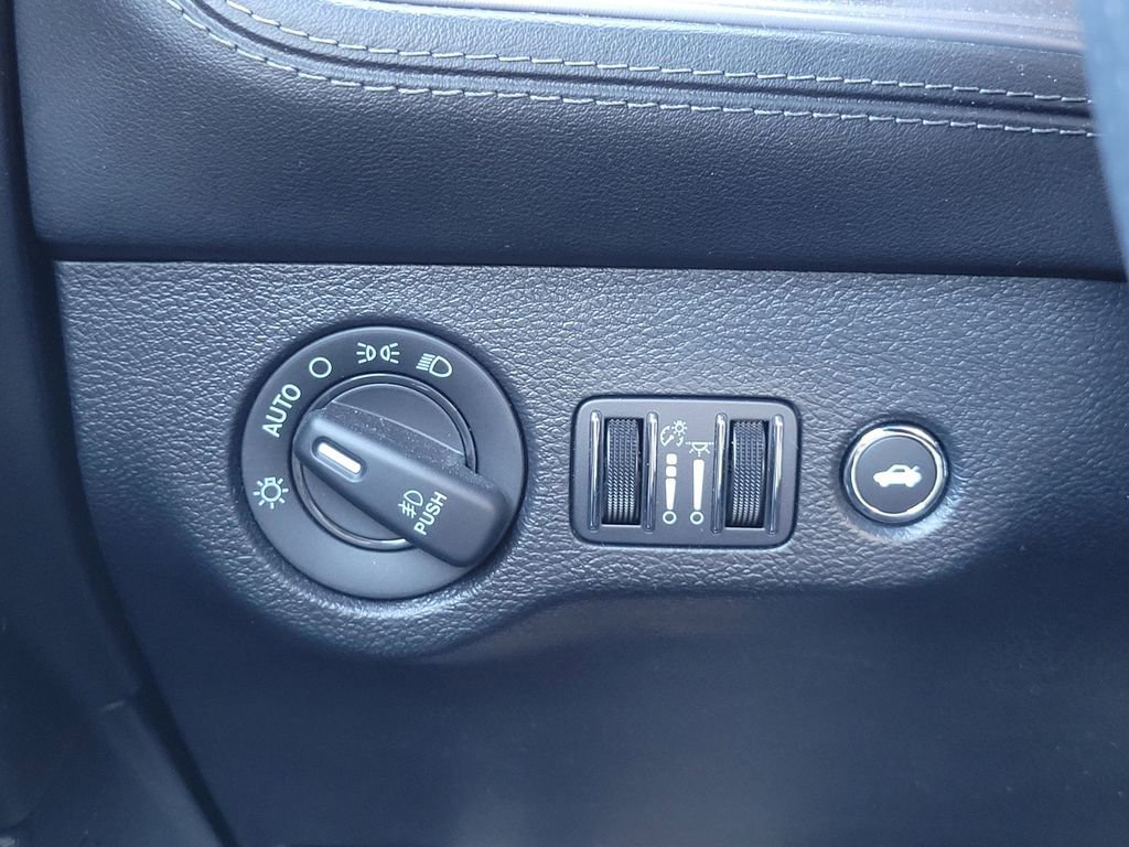 Used 2023 Dodge Challenger SXT w/ Plus Package image 23