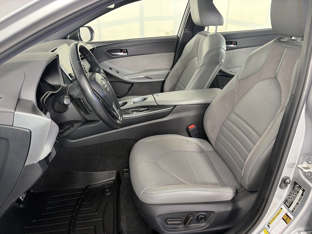 Used 2019 Toyota Avalon XSE image 11