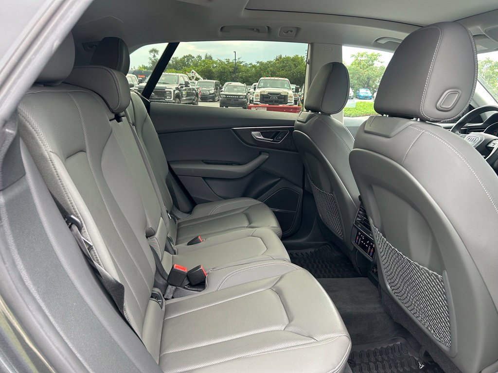 Used 2020 Audi Q8 Premium Plus AWD/4WD image 35