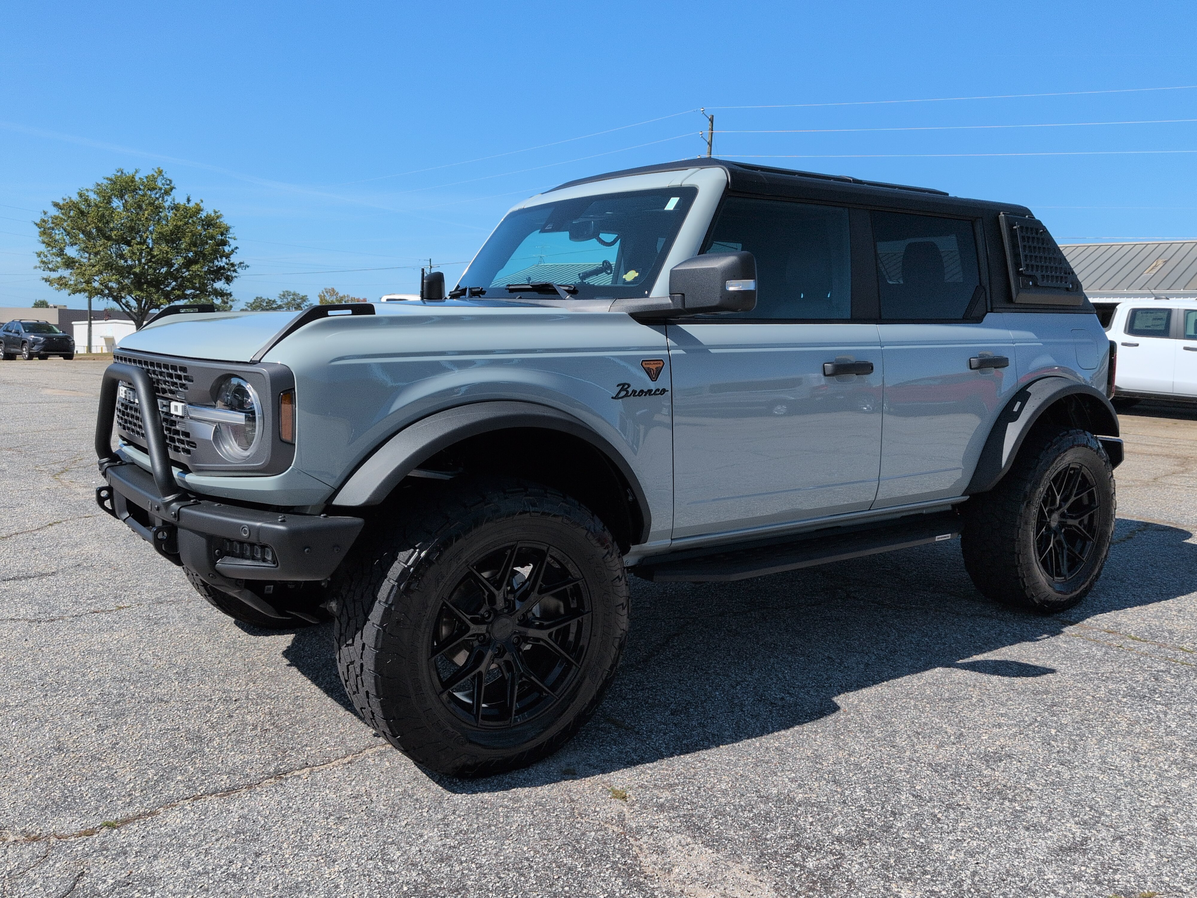 Certified 2022 Ford Bronco Badlands w/ Sasquatch Package AWD/4WD image 6